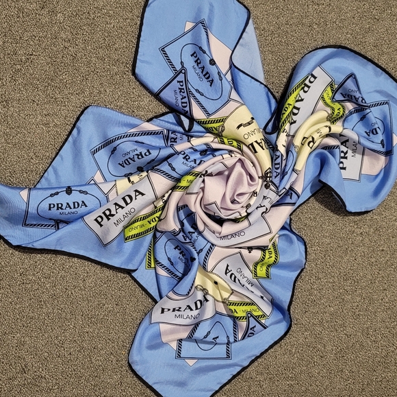 Prada silk scarf - Picture 4 of 10